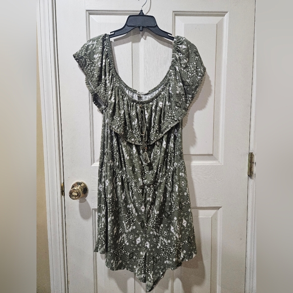 Derek Heart Pants - 2X Derek Heart Olive and White Patterned Romper